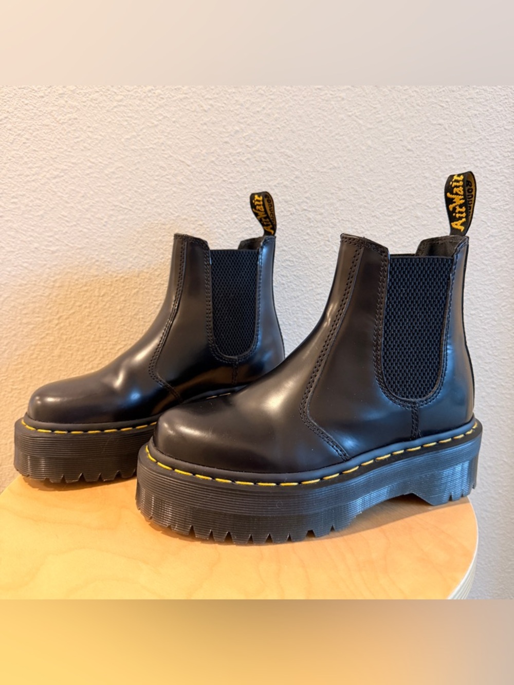 Dr. Martens 2976 Platform Chelsea Boots in Black Smooth Leather